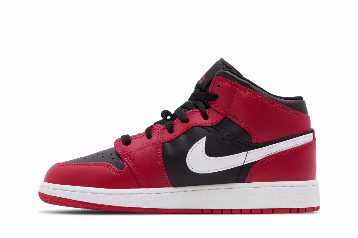 Air Jordan 1 Mid GS Gym Red Black White, view 4
