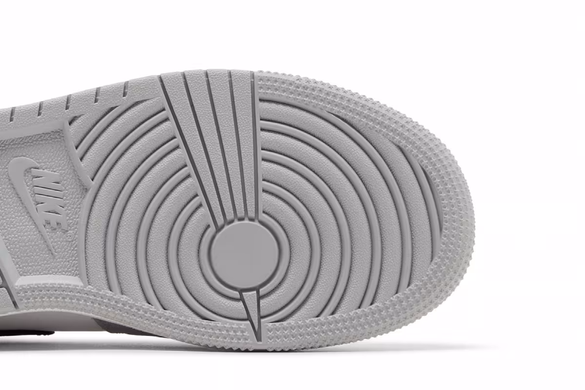 Air Jordan 1 Mid GS Wolf Grey Midnight Navy, view 6