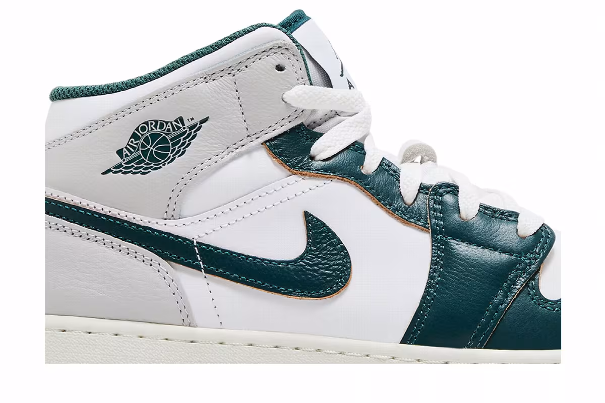 Air Jordan 1 Mid SE GS Oxidized Green, view 3