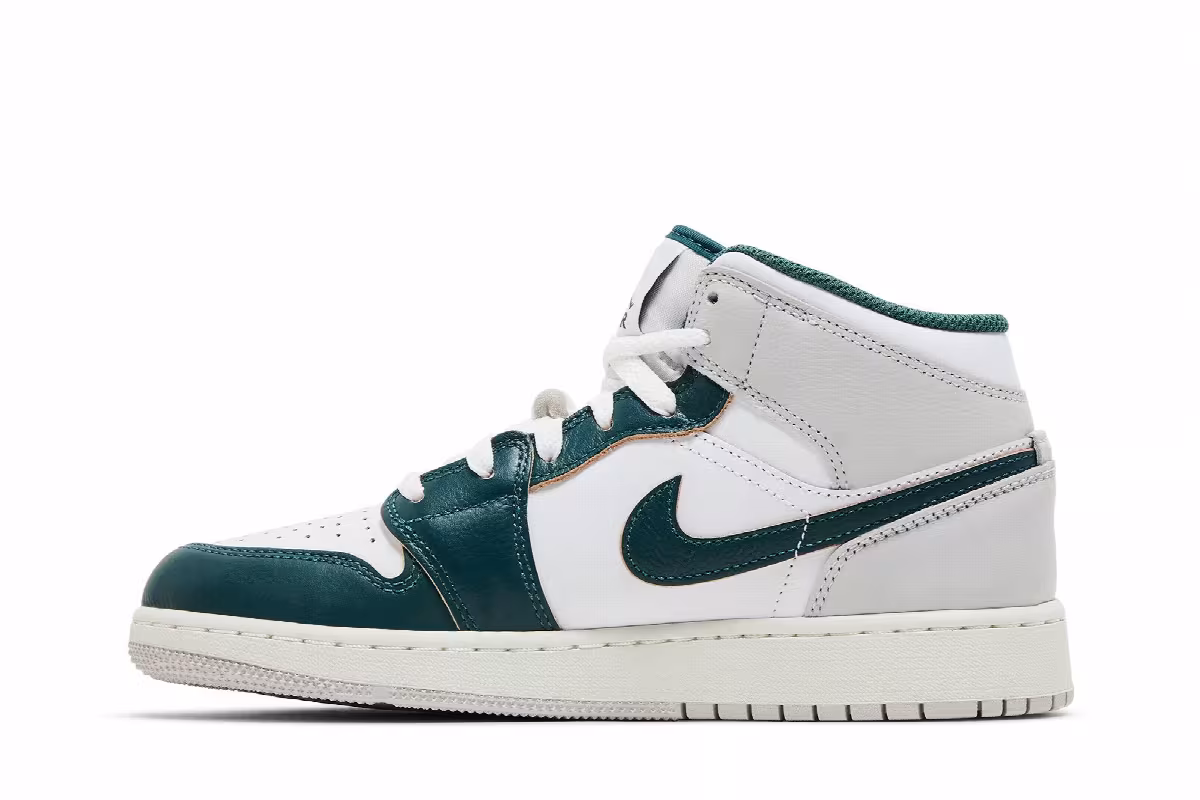 Air Jordan 1 Mid SE GS Oxidized Green, view 4