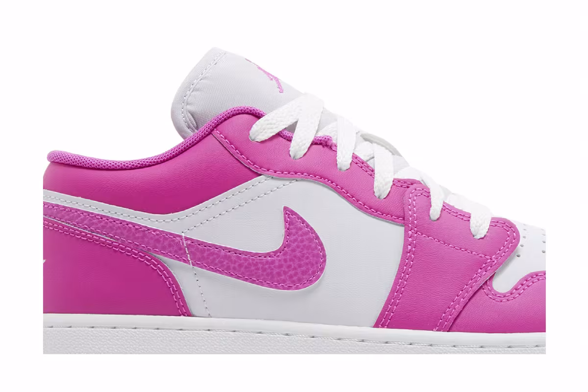 Air Jordan 1 Low GS Fire Pink, view 3