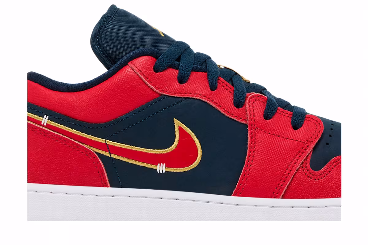 Air Jordan 1 Low GS Olympic, view 3