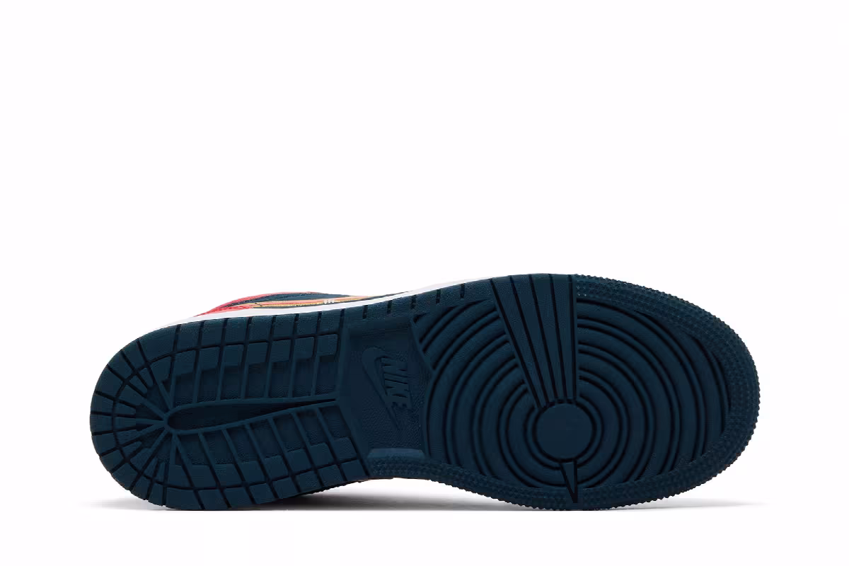 Air Jordan 1 Low GS Olympic, view 5