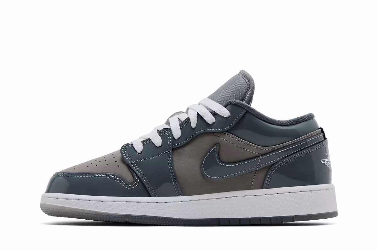 Air Jordan 1 Low GS Patent Cool Grey, view 4