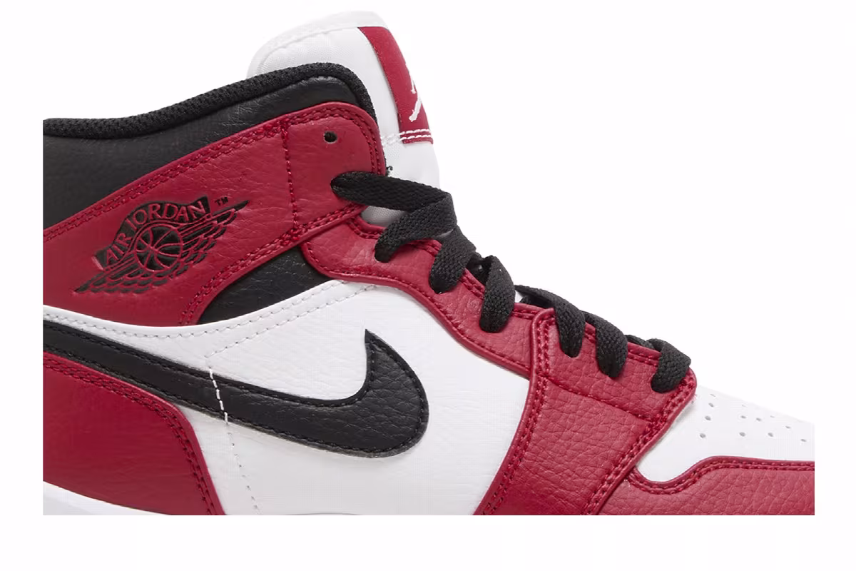 Air Jordan 1 Mid Cleat GS Chicago, view 3