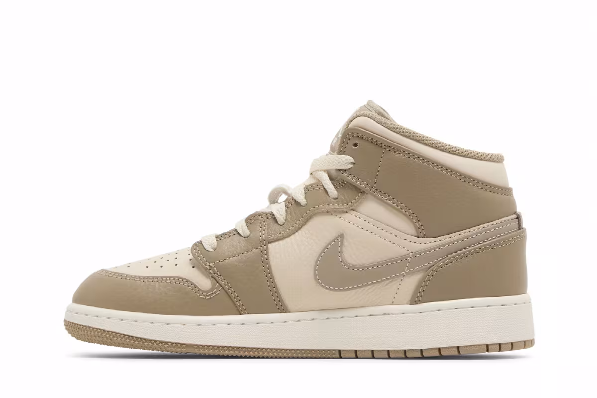 Air Jordan 1 Mid GS Legend Light Brown, view 4