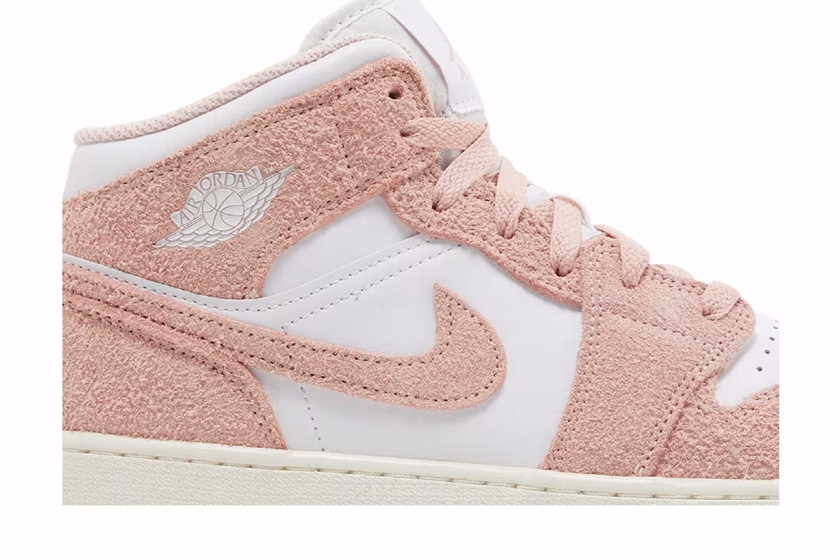 Air Jordan 1 Mid SE GS Legend Pink, view 3