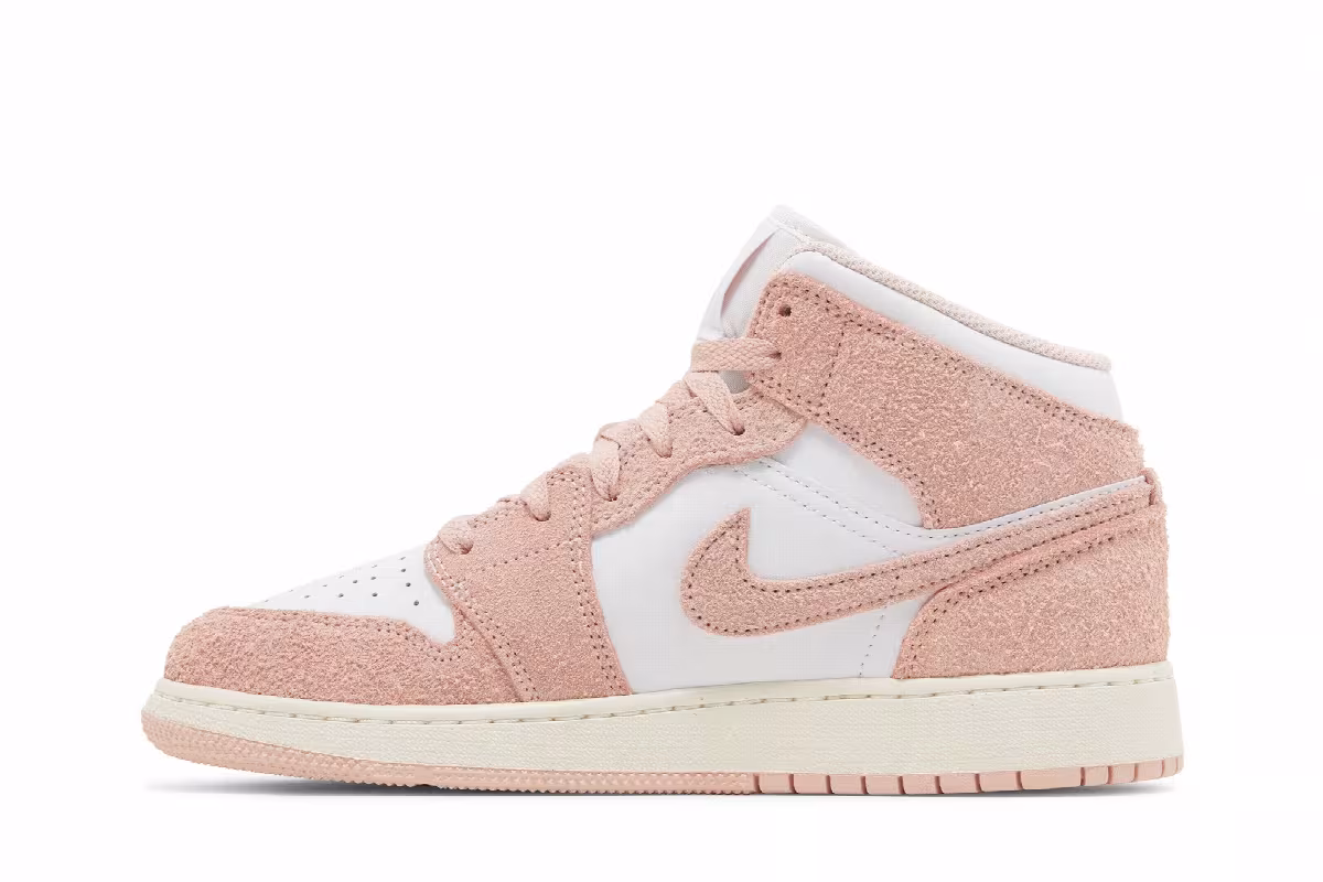 Air Jordan 1 Mid SE GS Legend Pink, view 4