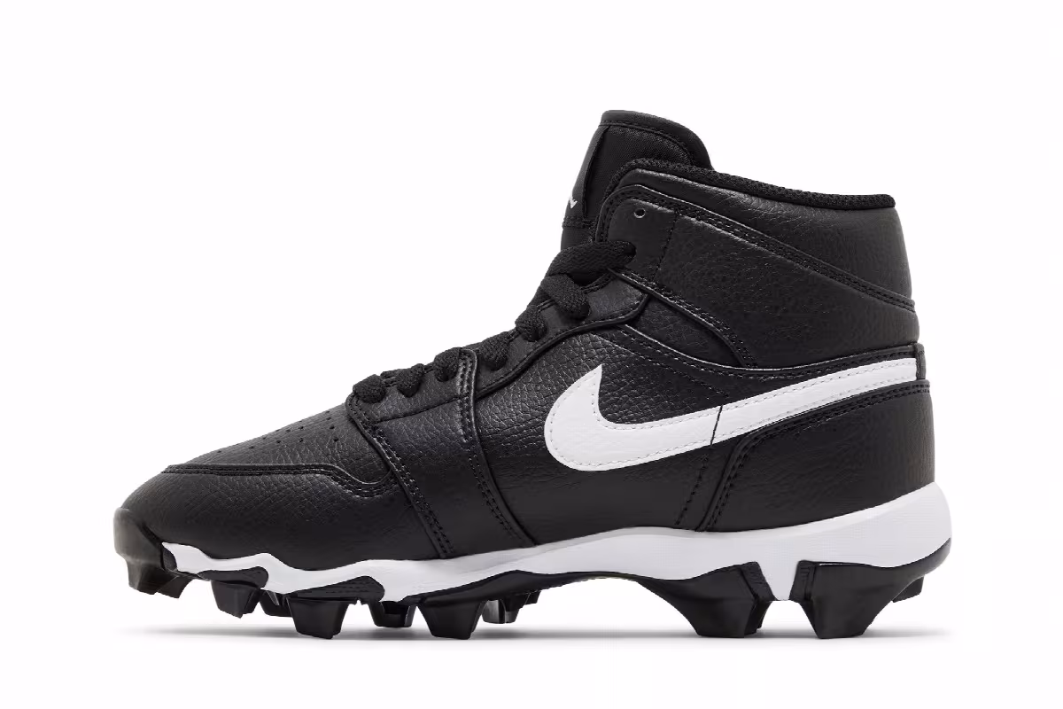 Air Jordan 1 Mid Cleat GS Black White, view 4