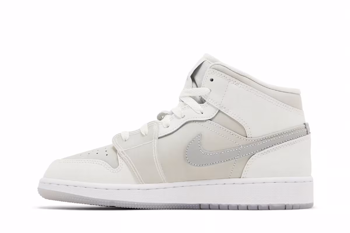 Air Jordan 1 Mid SE GS Summit White Metallic Silver, view 4