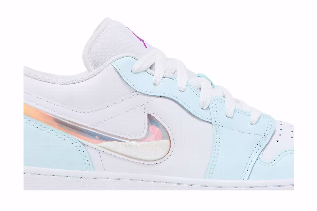 Air Jordan 1 Low SE GS Glacier Blue, view 3