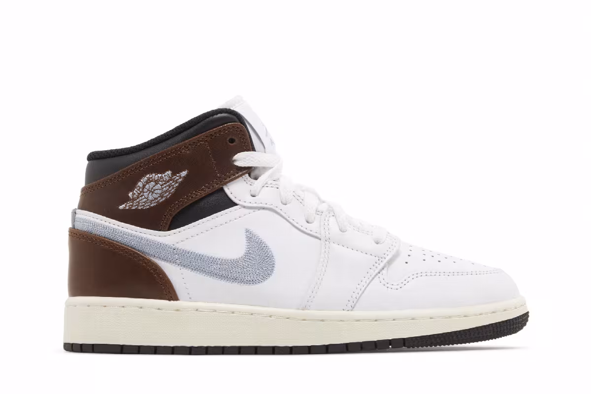 Air Jordan 1 Mid SE GS White Blue Grey, view 2