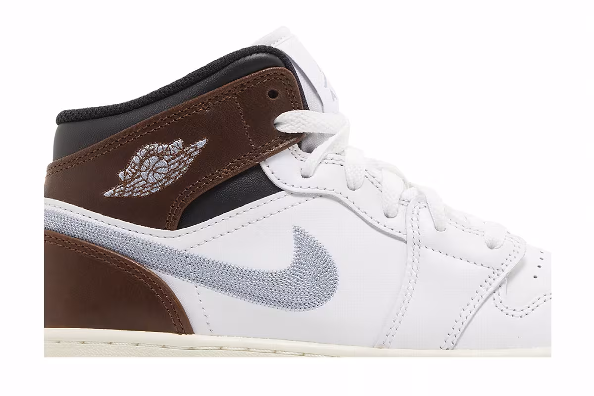 Air Jordan 1 Mid SE GS White Blue Grey, view 3