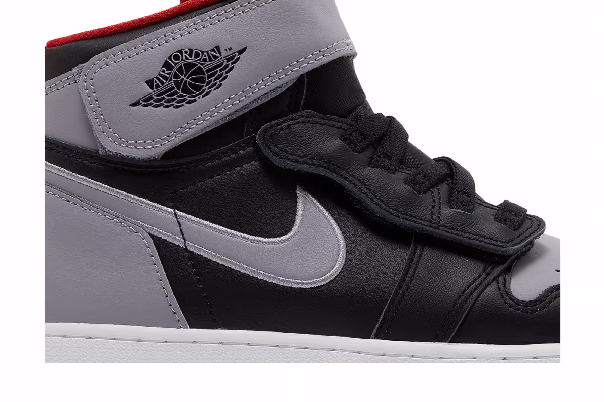 Air Jordan 1 High FlyEase GS Bred Shadow, view 3