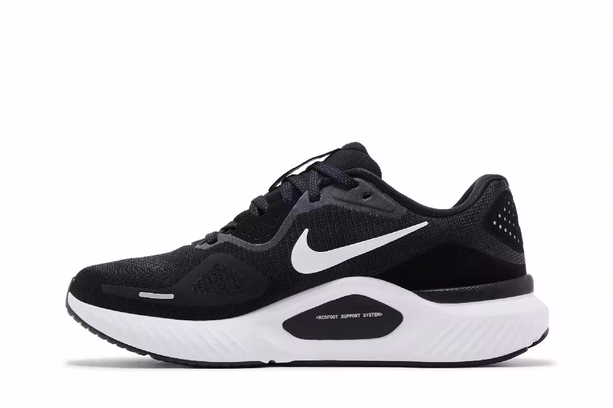 Nike Women's Structure 26 Black White, view 4