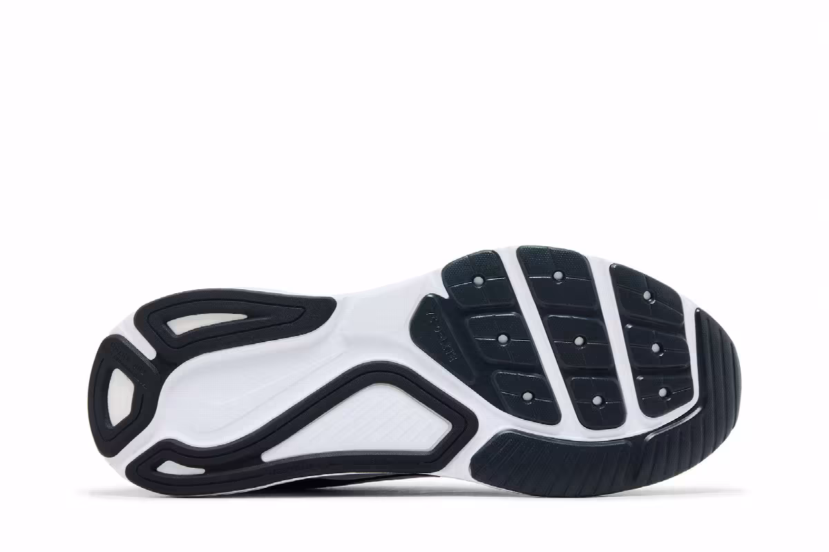 Nike Structure 26 Black White, view 5