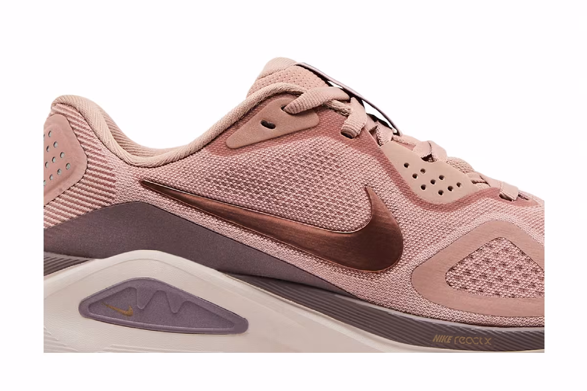 Nike Women's Structure 26 Particle Pink Rose Gold, view 3