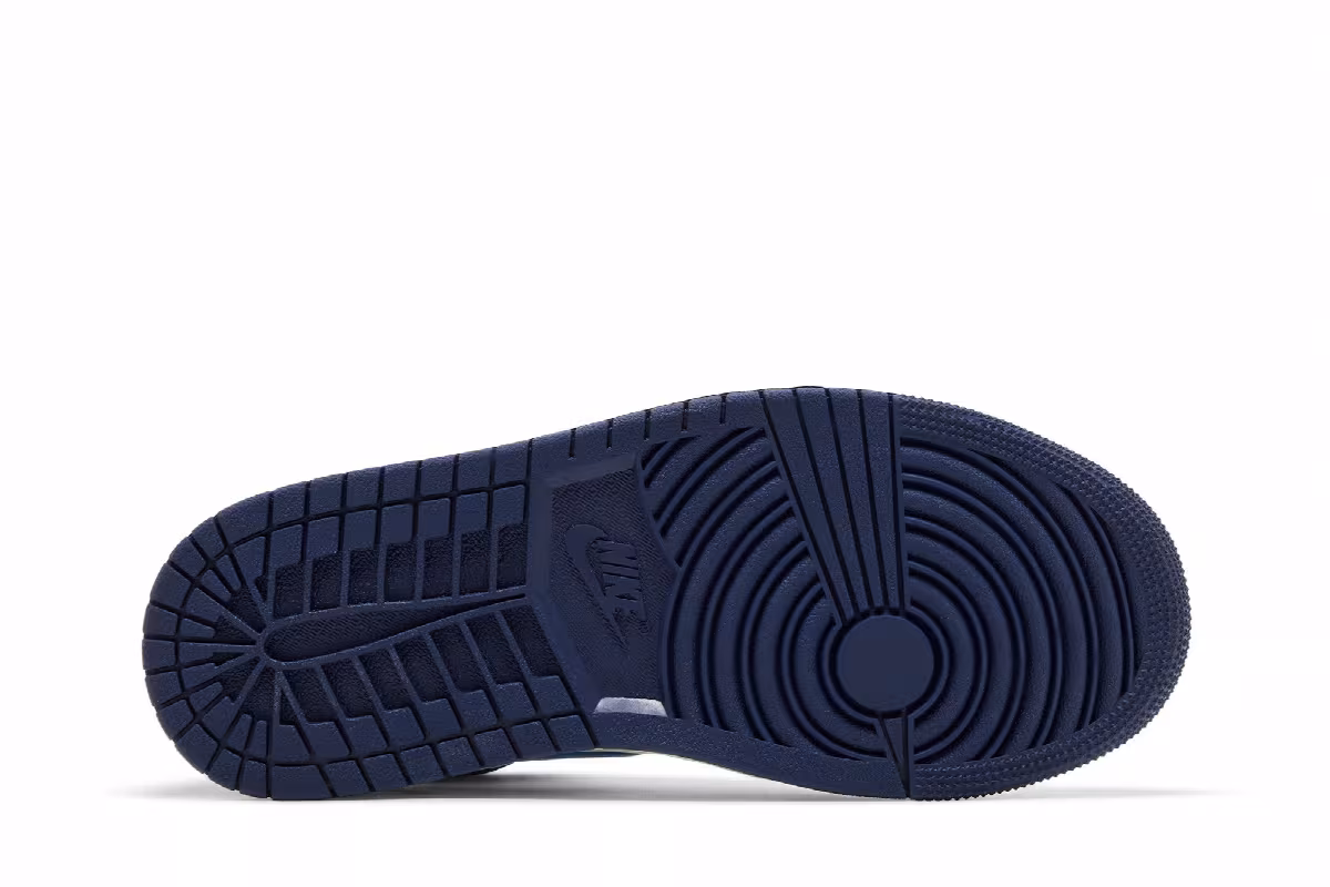 Women's Air Jordan 1 High OG First in Flight, view 5