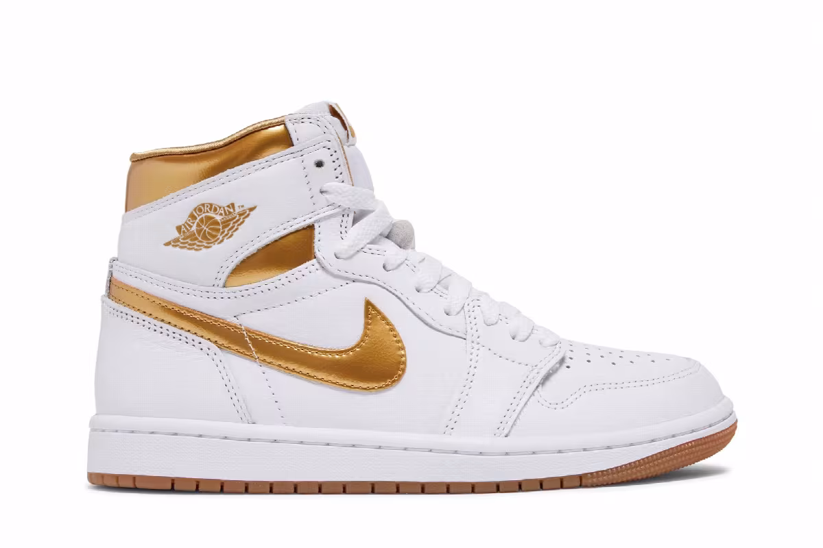 Women's Air Jordan 1 High OG Metallic Gold, view 2