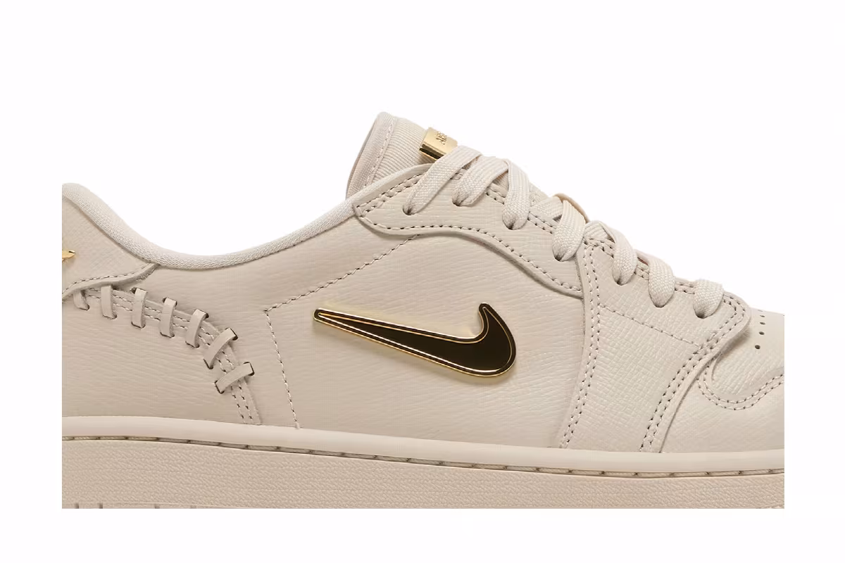 Women's Air Jordan 1 Low Method of Make Legend Light Brown, view 3