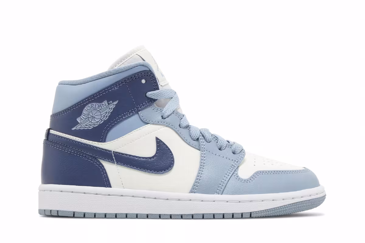 Women's Air Jordan 1 Mid Diffused Blue, view 2