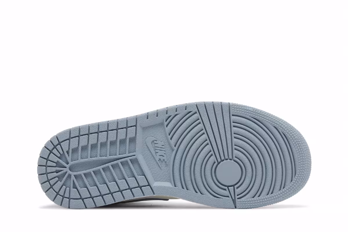 Women's Air Jordan 1 Mid Diffused Blue, view 5