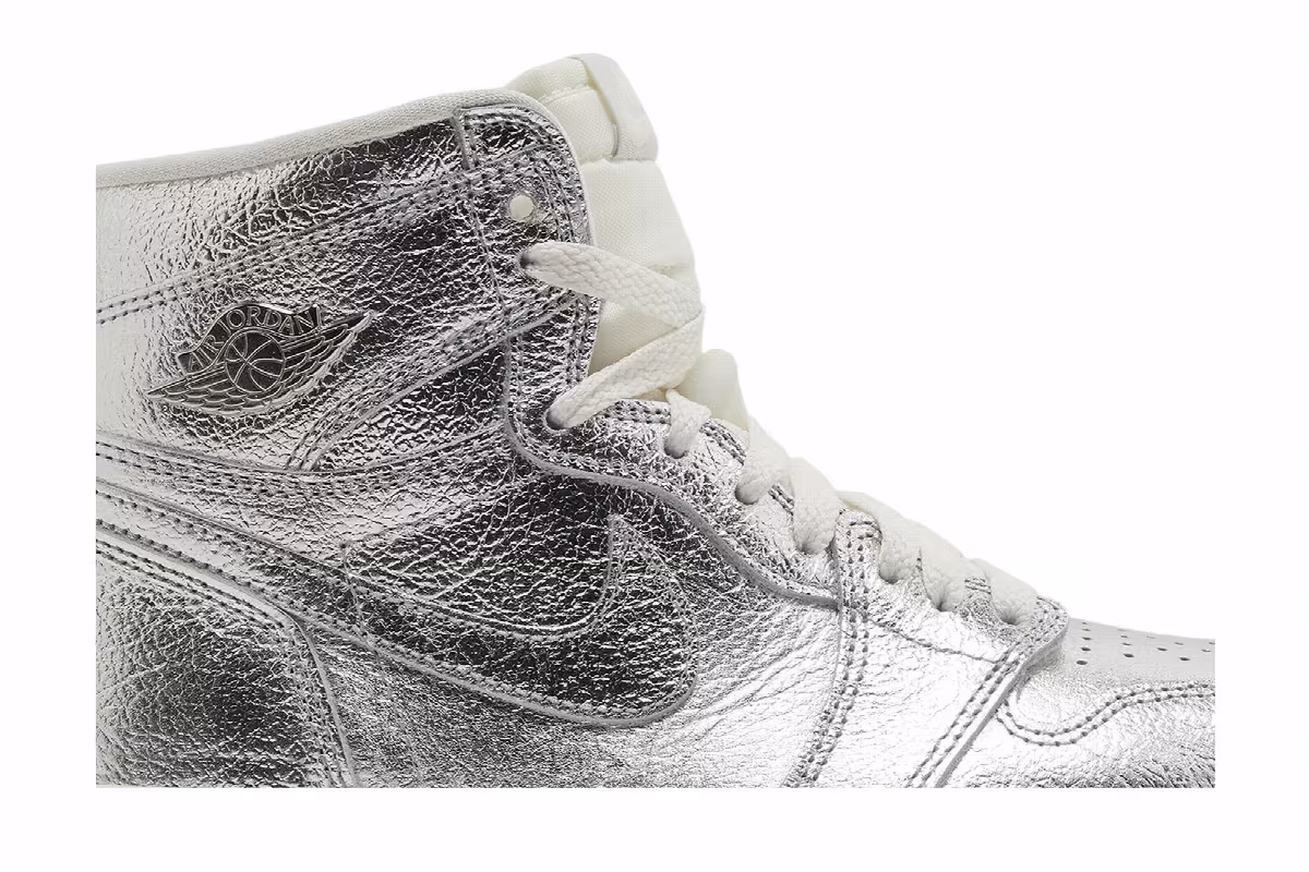 Women's Air Jordan 1 High OG Chrome, view 3
