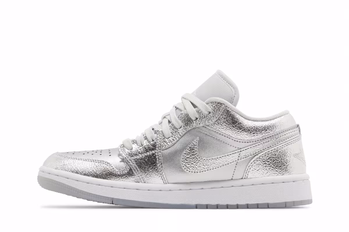 Women's Air Jordan 1 Low SE Metallic Silver, view 4