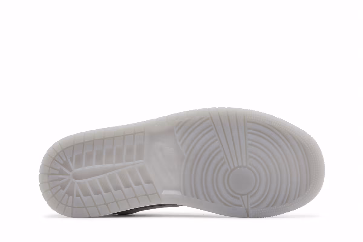 Women's Air Jordan 1 Low SE Metallic Silver, view 5