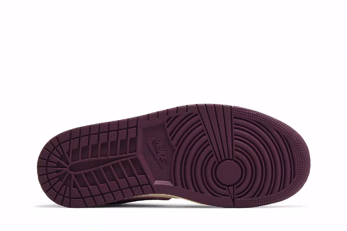 Women's Air Jordan 1 Mid SE Bordeaux, view 5
