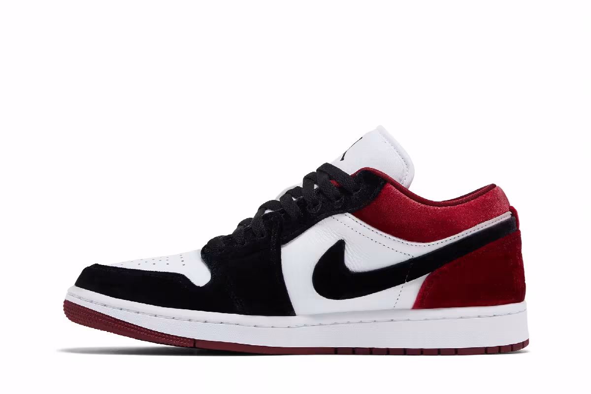 Women's Air Jordan 1 Low SE Velvet Black Toe, view 4