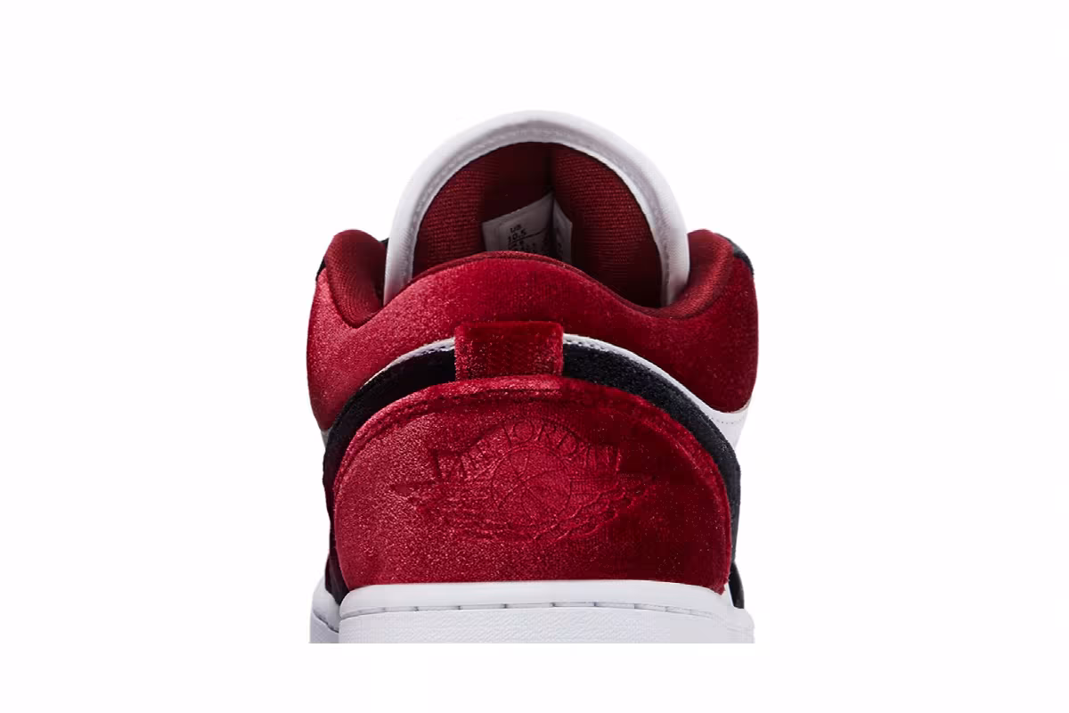 Women's Air Jordan 1 Low SE Velvet Black Toe, view 8