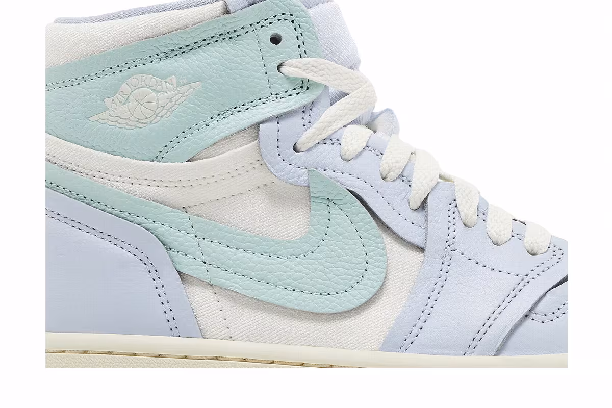 Women's Air Jordan 1 High Method of Make Hydrogen Blue Light Dew, view 3