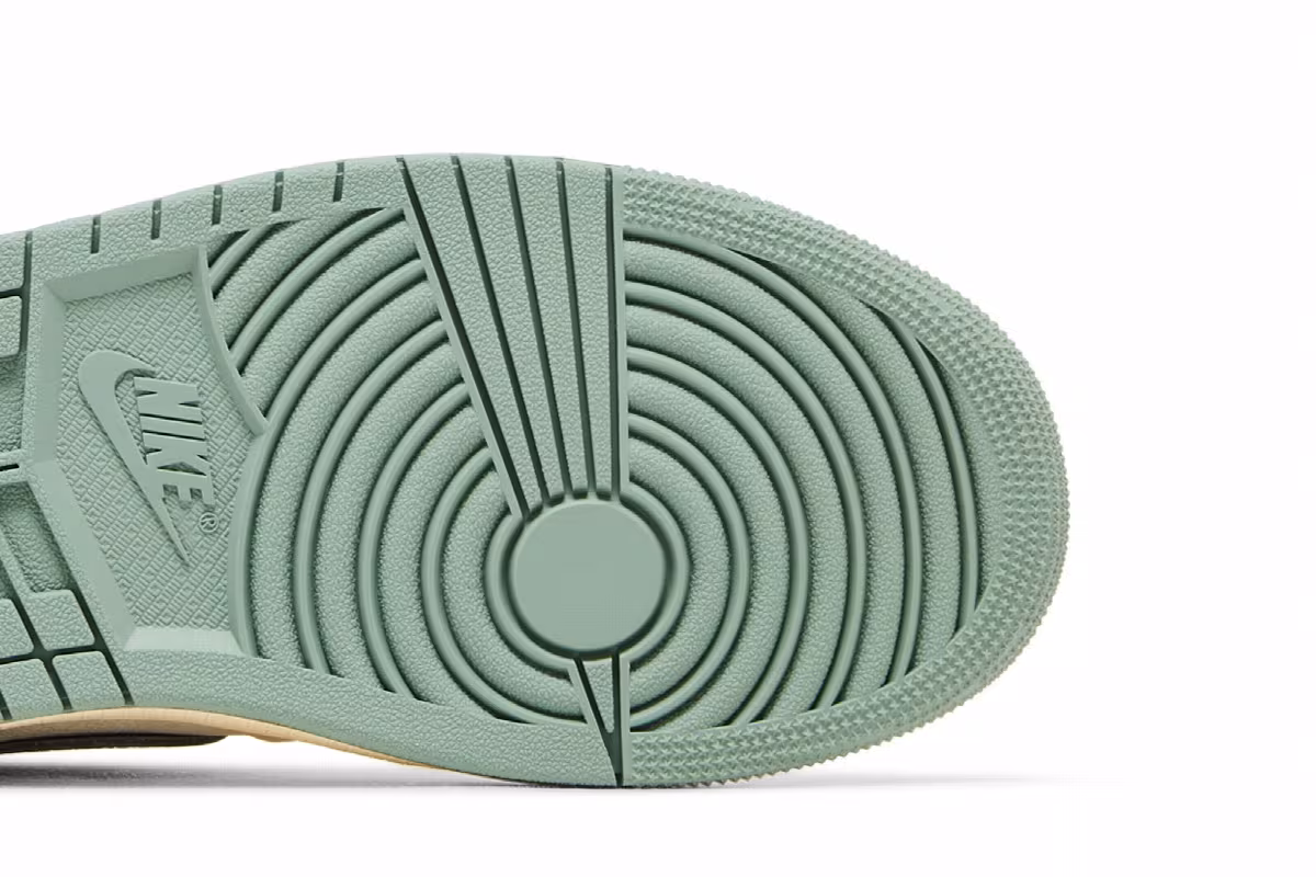 Women's Air Jordan 1 High Method of Make Jade Smoke, view 6