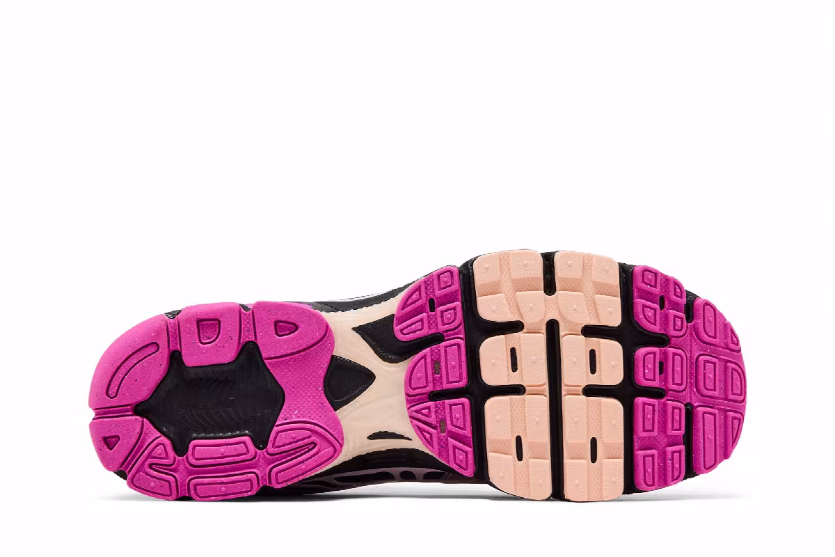 Nike Air Max Moto 2K Black Fire Pink, view 5