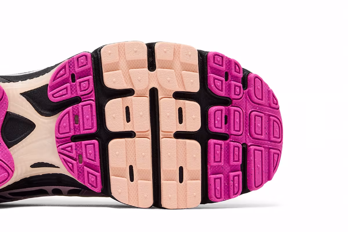 Nike Air Max Moto 2K Black Fire Pink, view 6