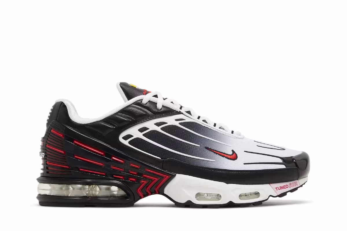 Nike Air Max Plus 3 Black University Red, view 2