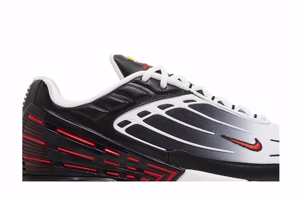 Nike Air Max Plus 3 Black University Red, view 3