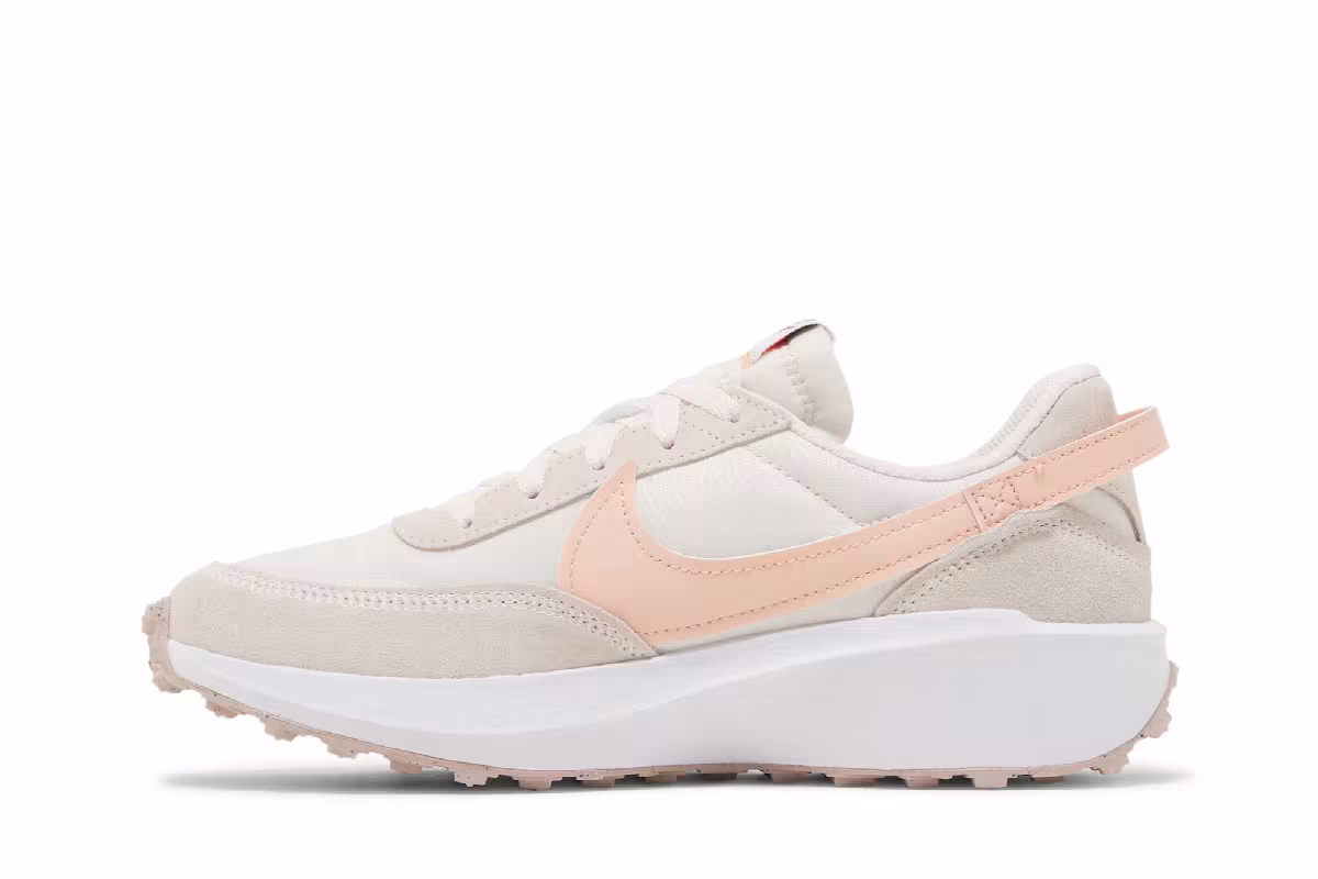 Nike Women's Waffle Debut Light Soft Pink, view 4