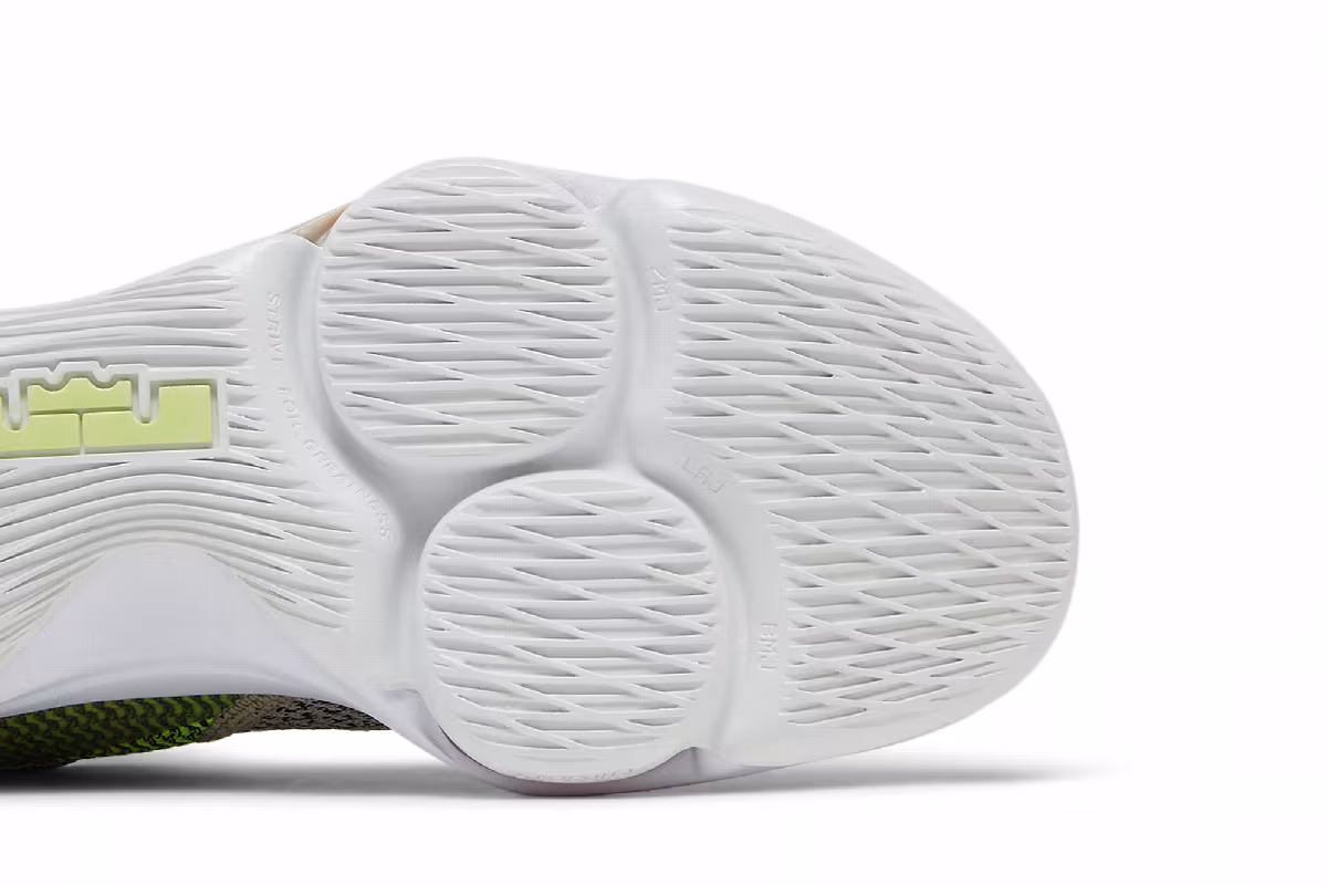 Nike LeBron Witness 4 String Volt, view 6