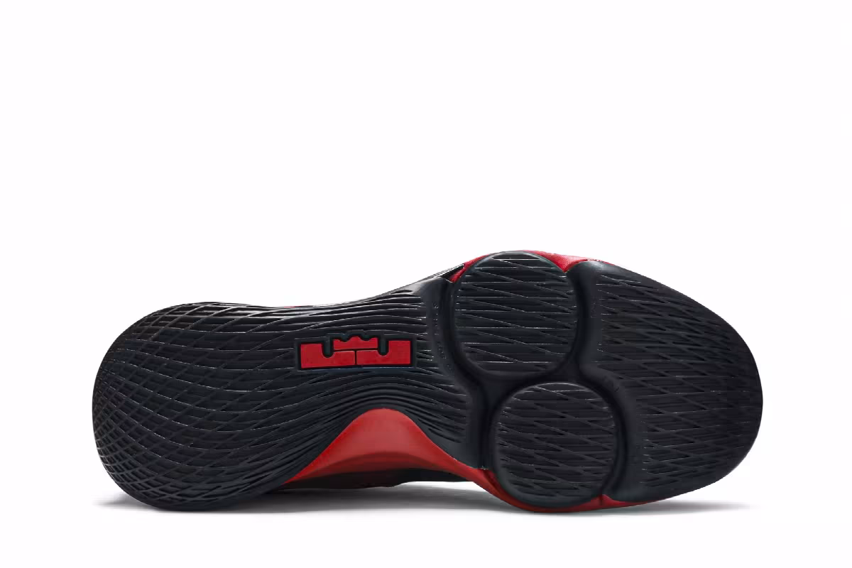 Nike LeBron Witness 4 Bred, view 5