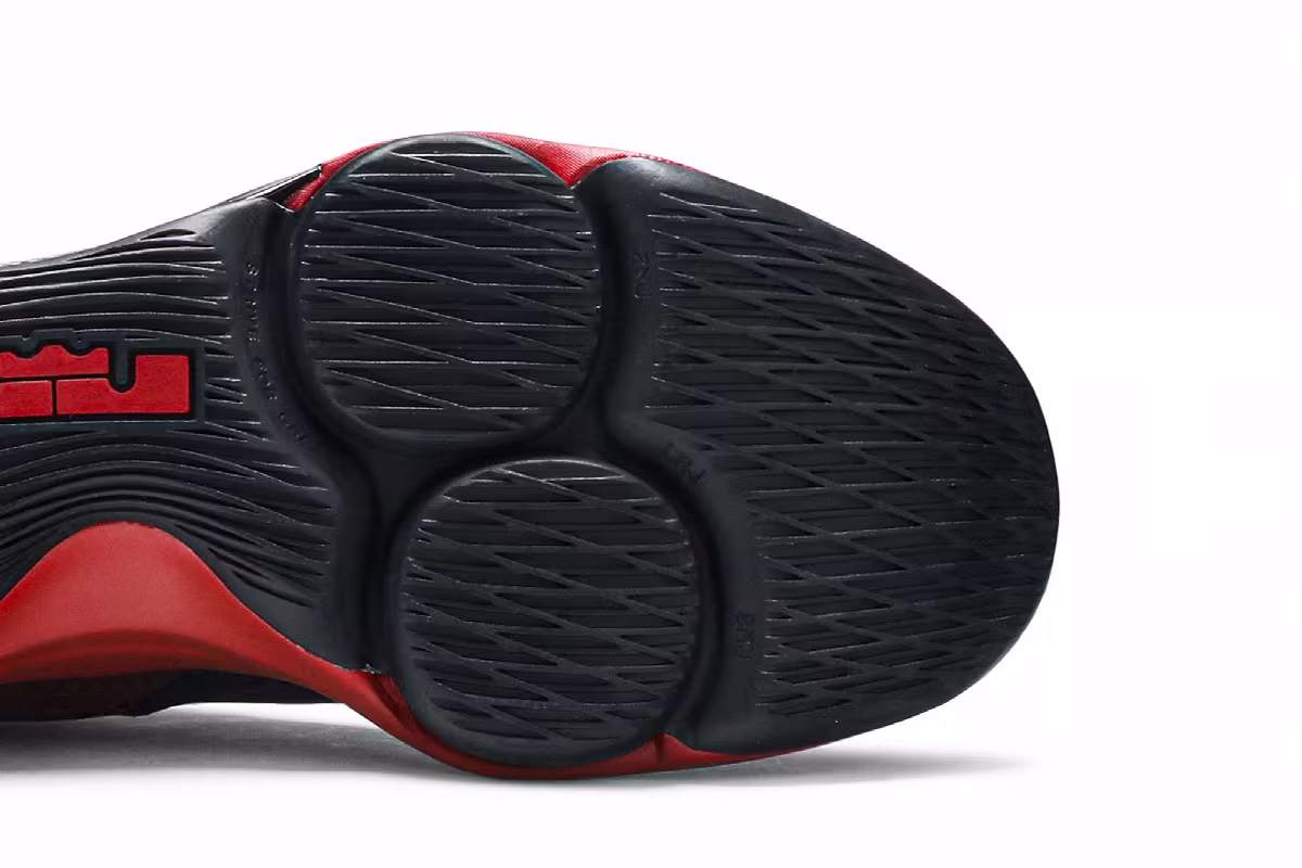 Nike LeBron Witness 4 Bred, view 6