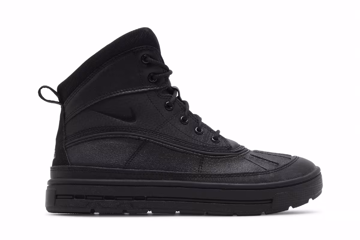 Nike Woodside 2 High GS Triple Black, view 2