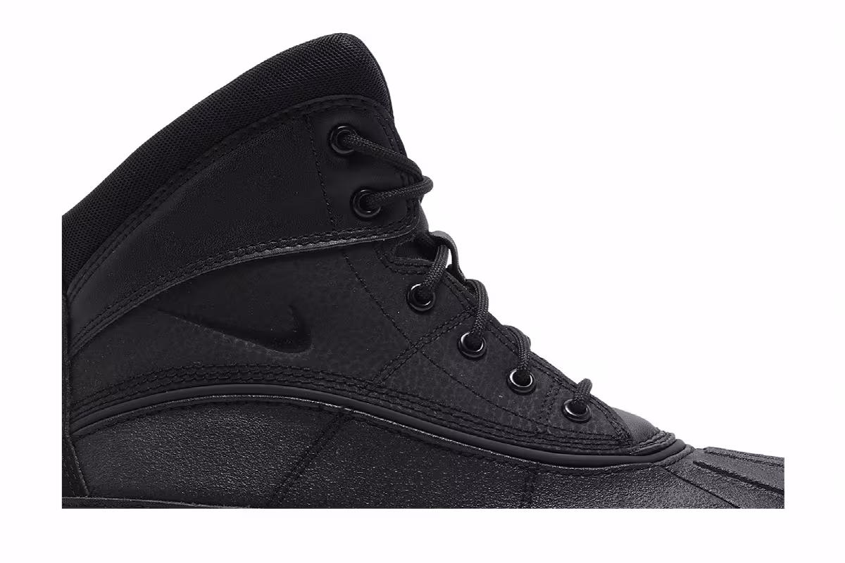 Nike Woodside 2 High GS Triple Black, view 3