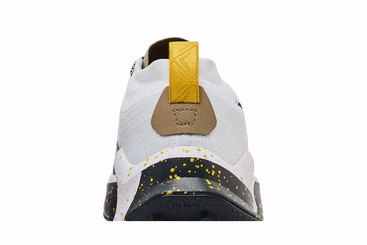 Nike ZoomX Zegama White Vivid Sulfur, view 8