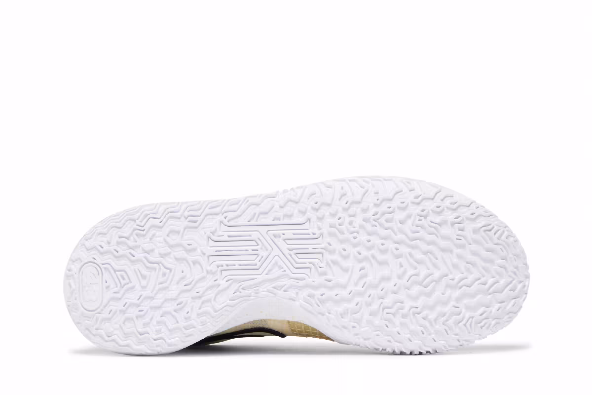 Nike Kyrie Low 4 TB Team Gold, view 5