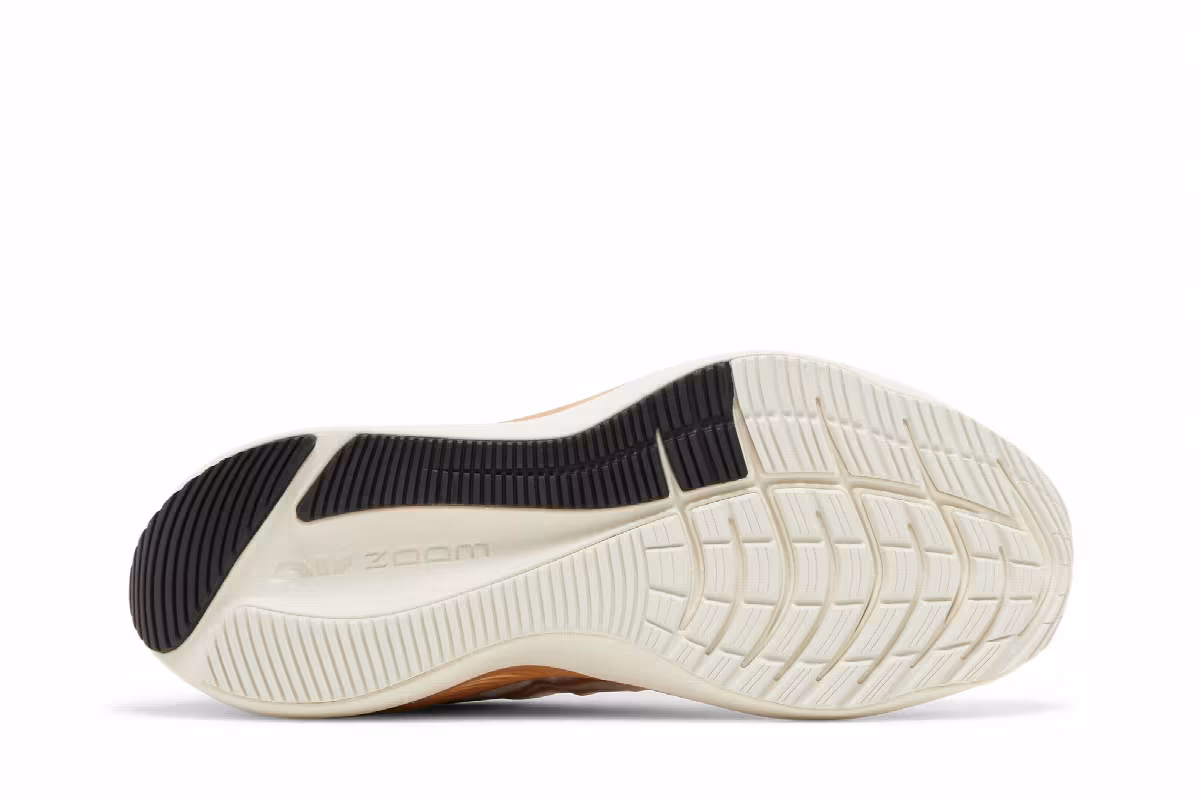 Nike Women's Winflo 8 Premium Sail Metallic Copper Coin, view 5