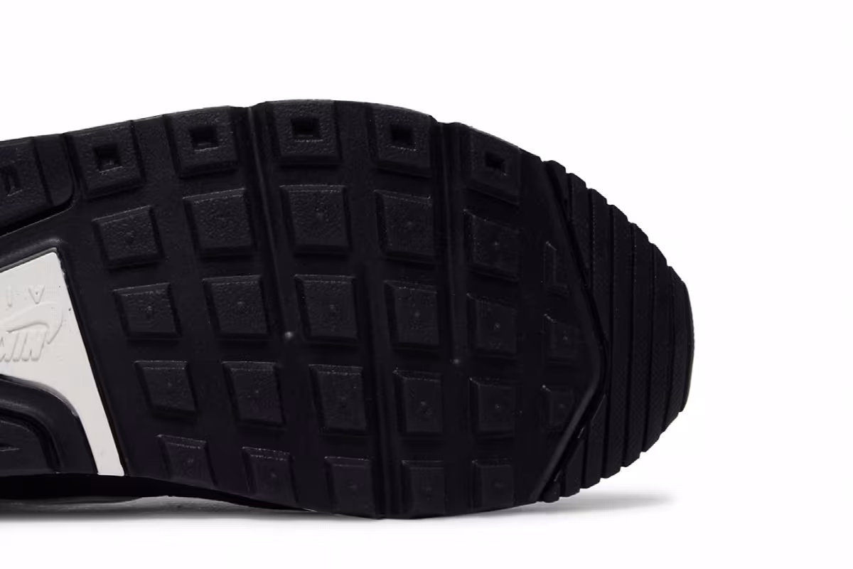 Nike Air Max IVO Obsidian, view 6