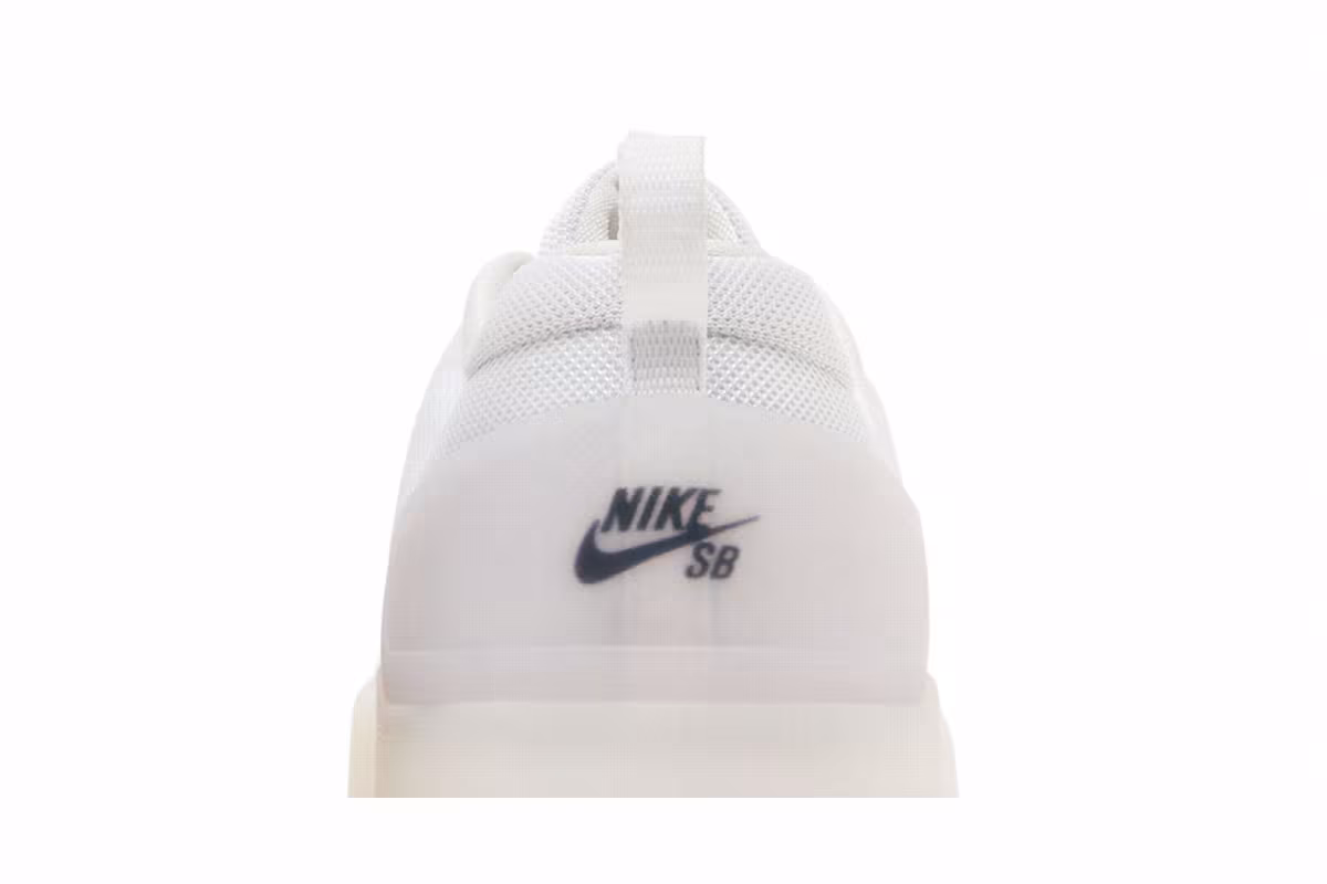 Nike Zoom Nyjah 4 SB White Black, view 8