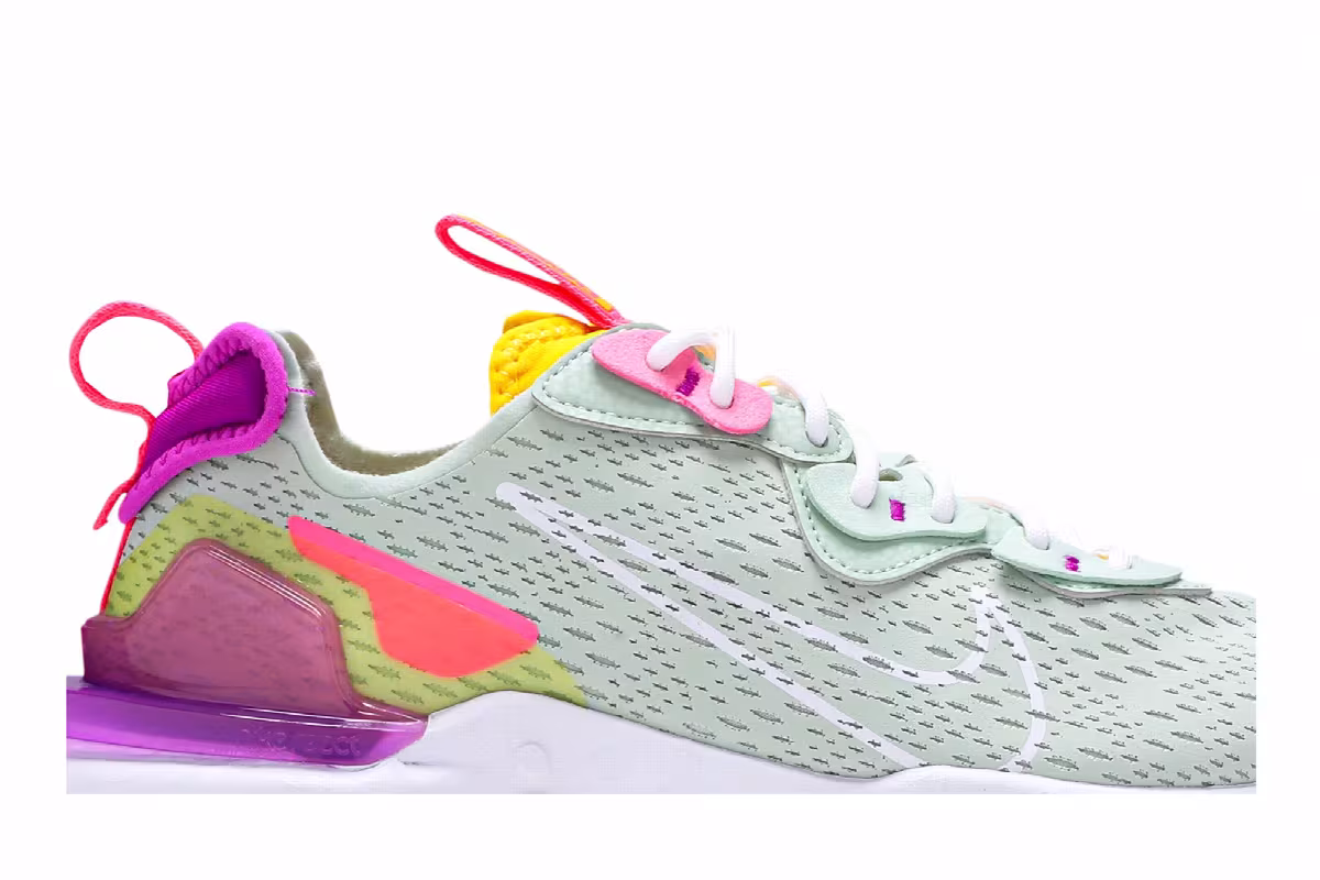 Nike Women's React Vision Pistachio Frost, view 3
